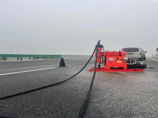 华阴马路路基路面开裂下沉注浆加固灌浆